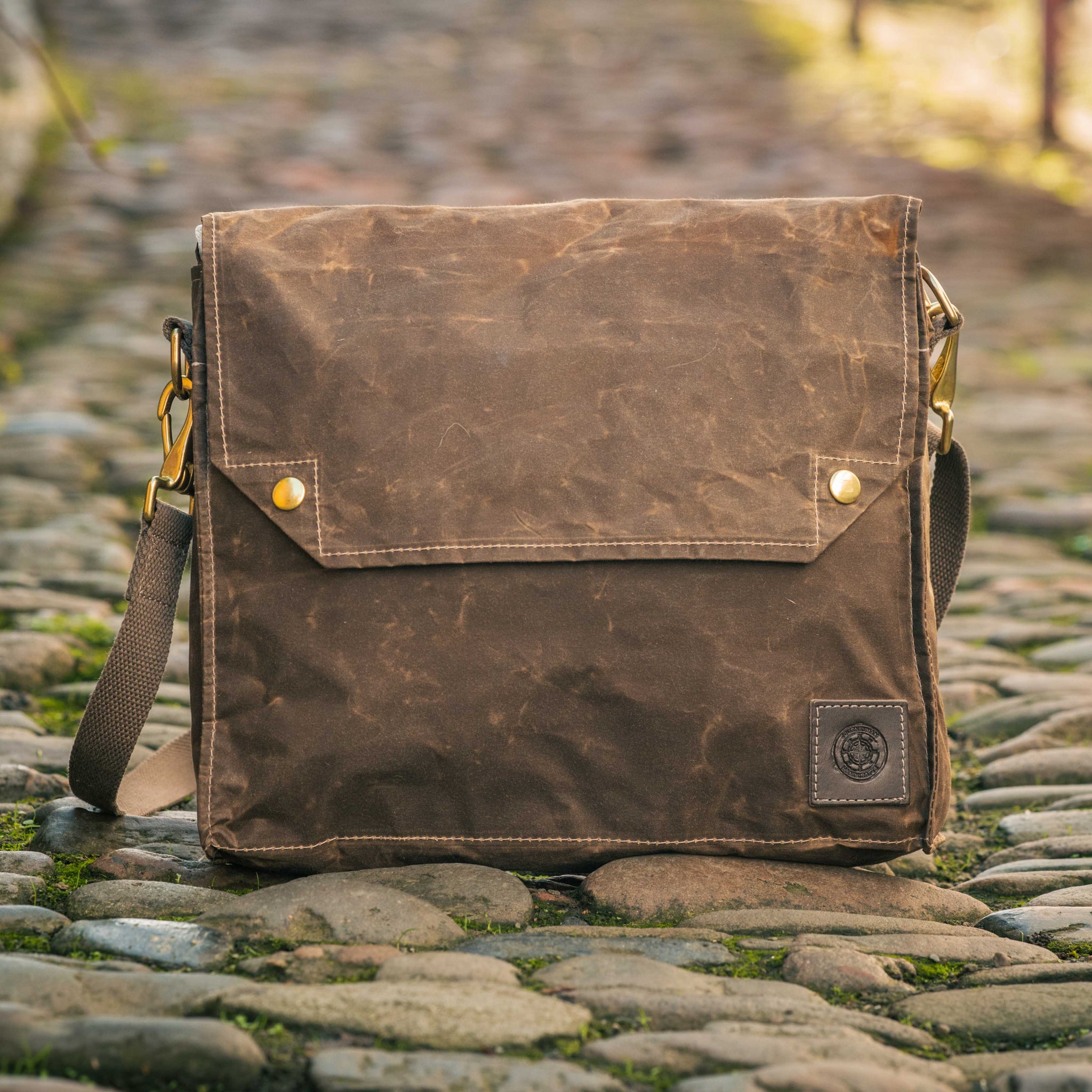 Jones Canvas Shoulder Bag
