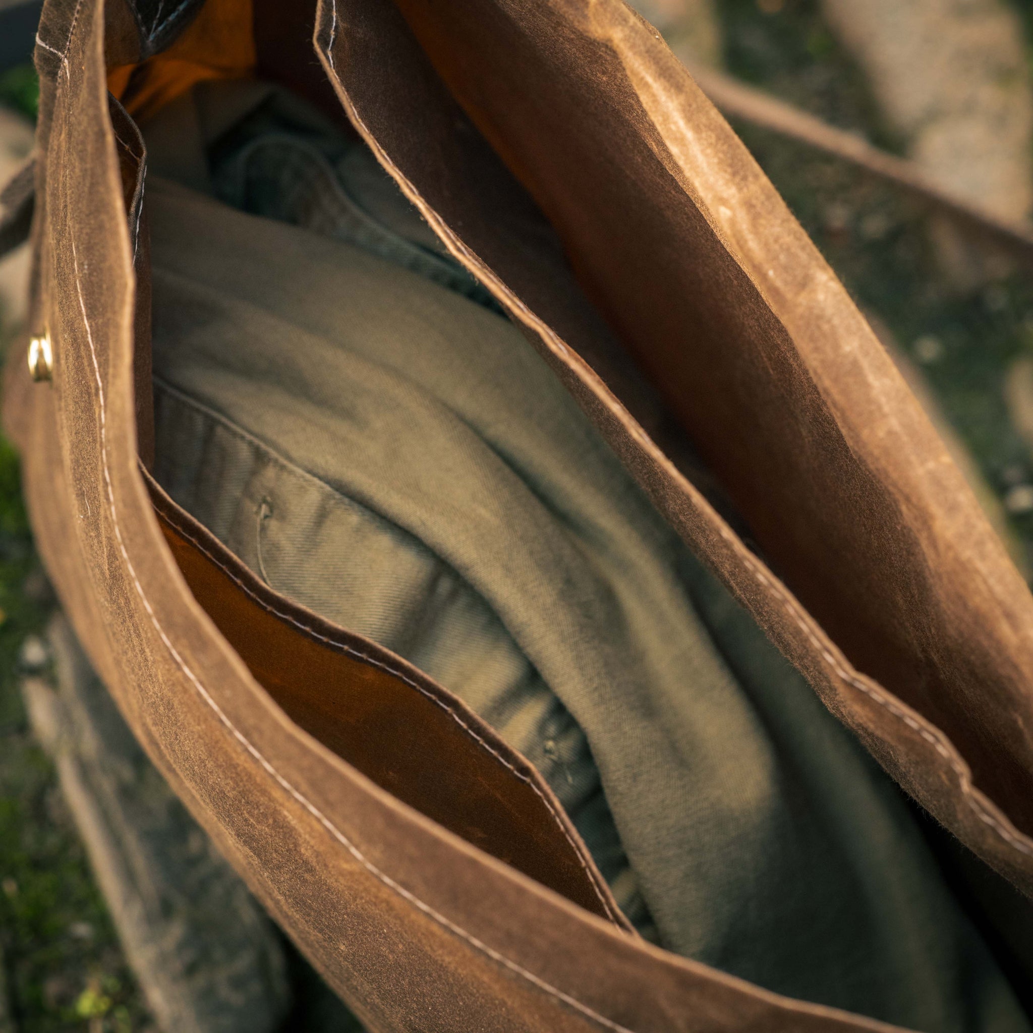 Jones Canvas Shoulder Bag