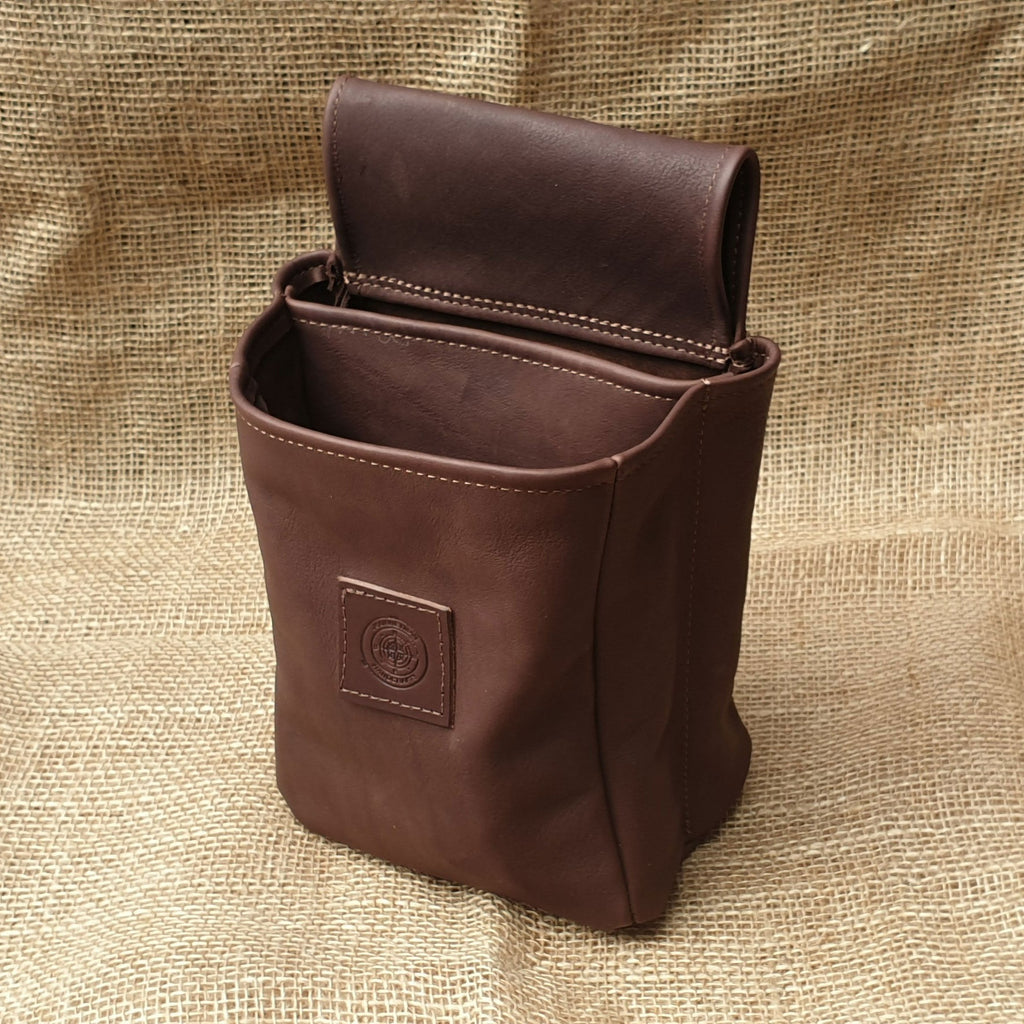 Leather cartridge pouch for hunting